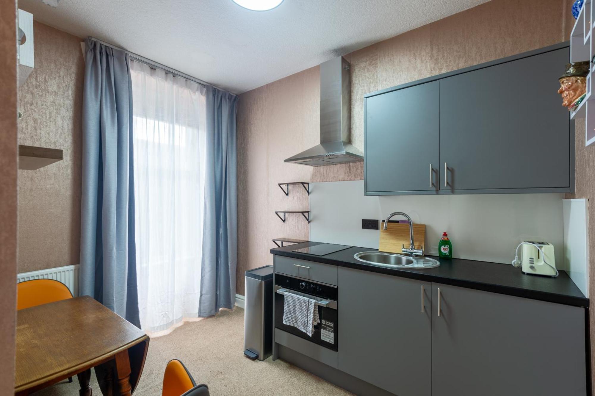 The Ambleside Apartments - Self Catering With Private Kitchen - Best For Location Exterior foto