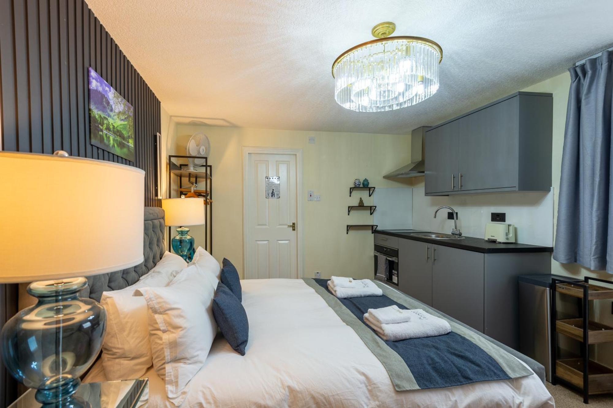 The Ambleside Apartments - Self Catering With Private Kitchen - Best For Location Exterior foto